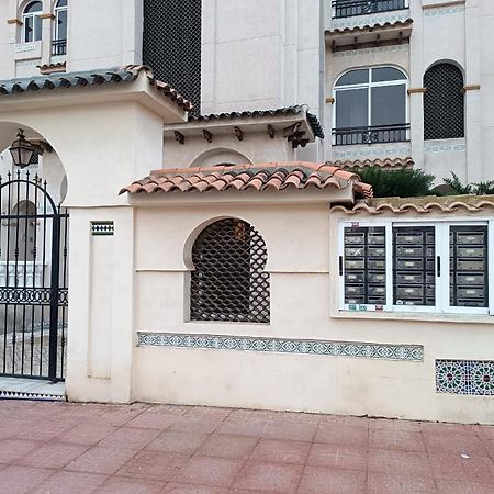 Residencia Alhambra Los Cisnes Torrevieja Kültér fotó