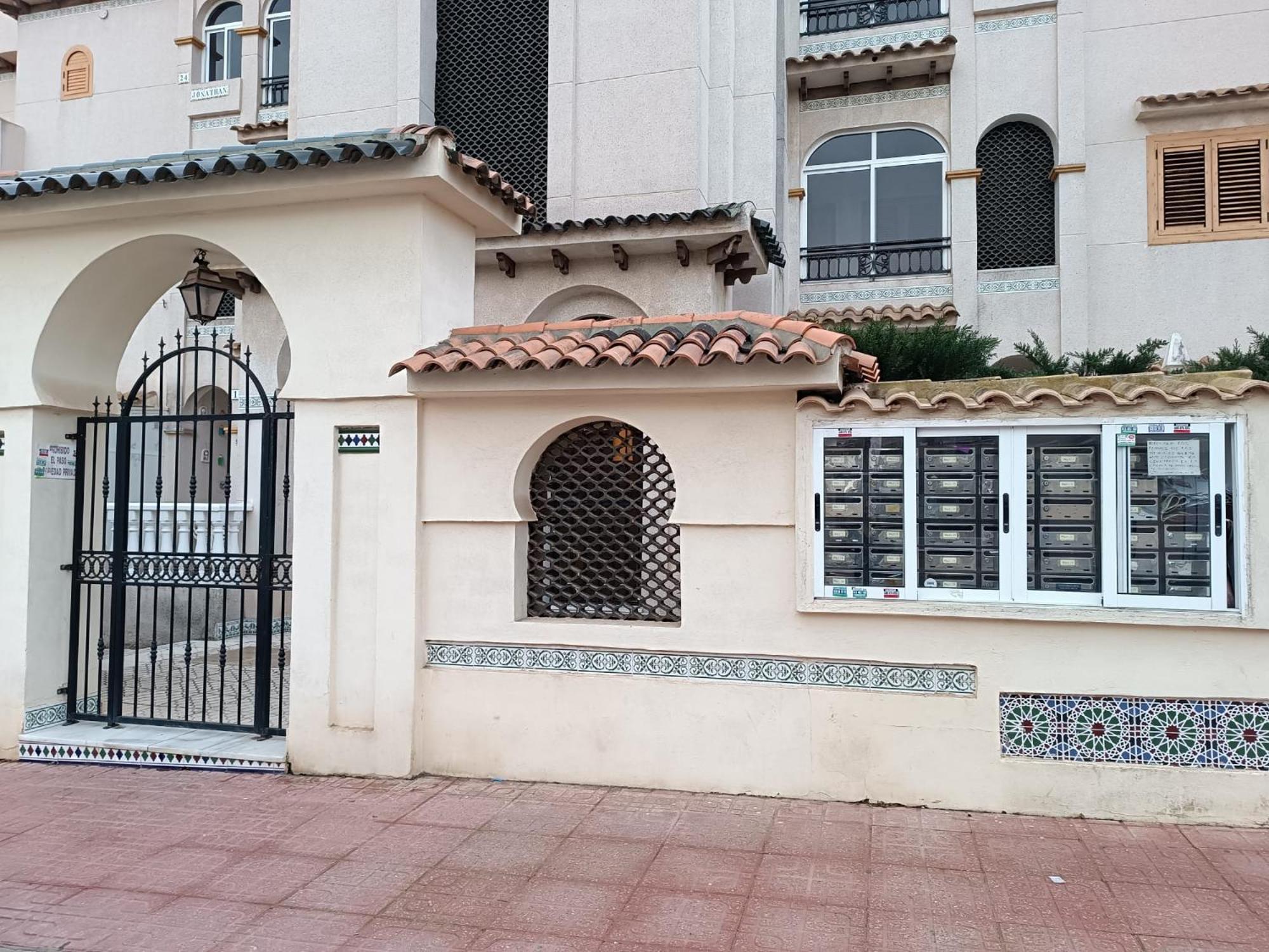Residencia Alhambra Los Cisnes Torrevieja Kültér fotó