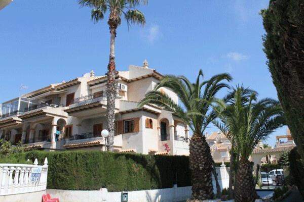 Residencia Alhambra Los Cisnes Torrevieja Kültér fotó